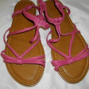 Women's/juniors pink size 7 sandals, Maurice's Lacey Barely There. New.